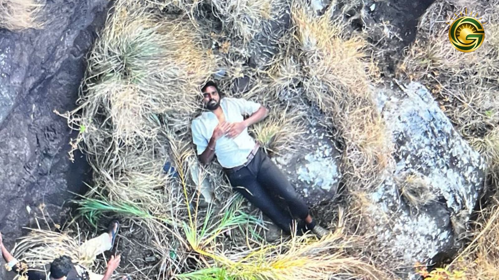 Tourist Rescue Nilgiris by Indian Army in deep ravine